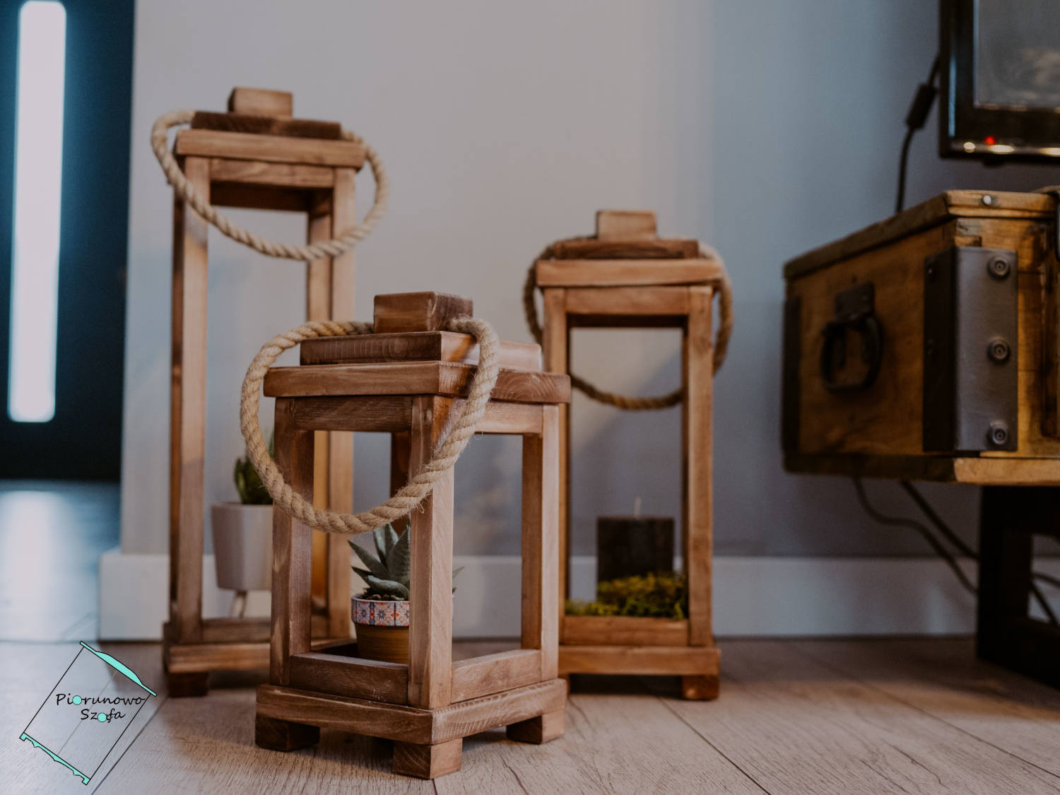 Lampiony drewniane brąz