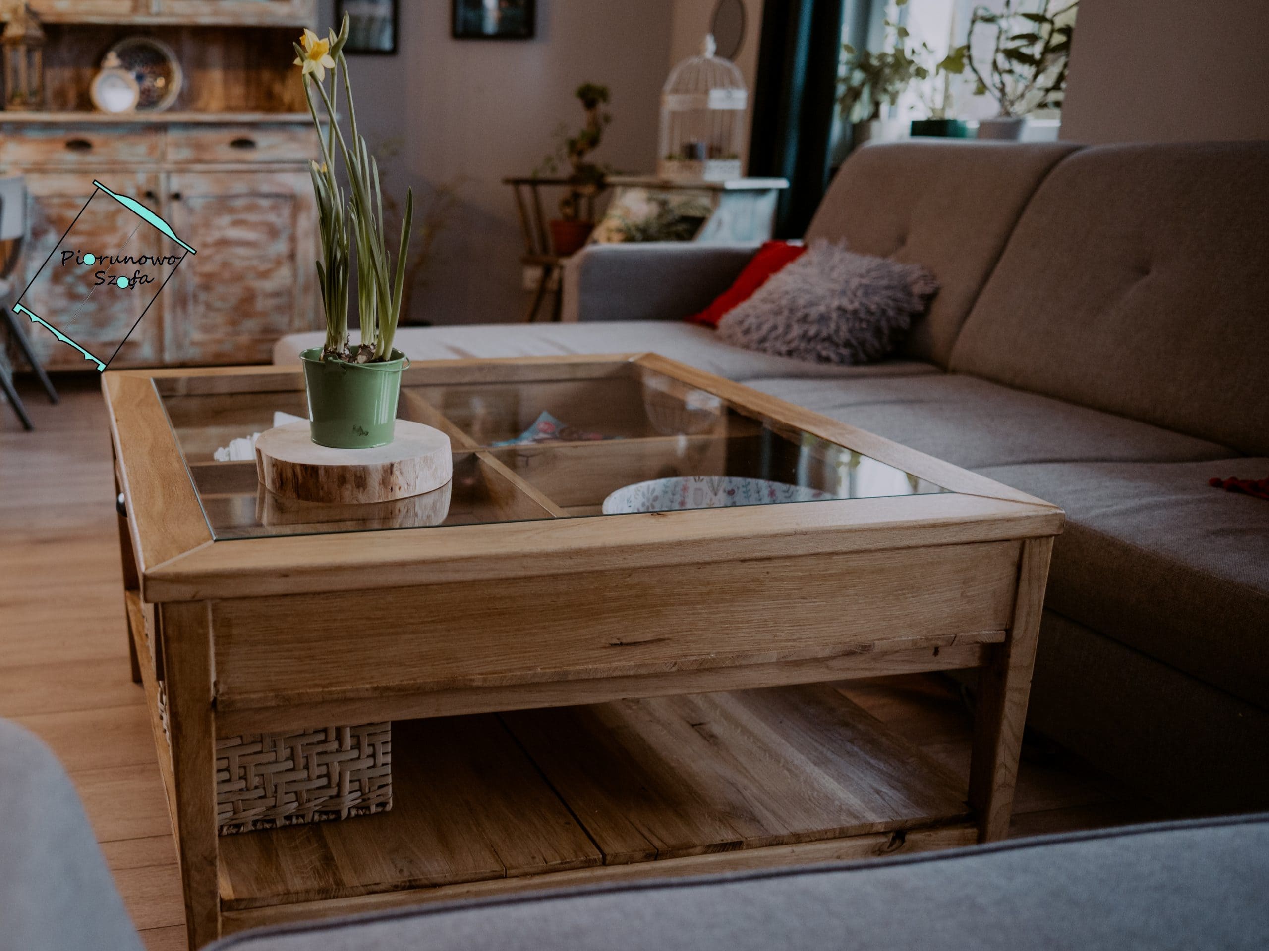 Stolik kawowy drewniany, dębowy lakierowany w stylu retro - obrazek 15