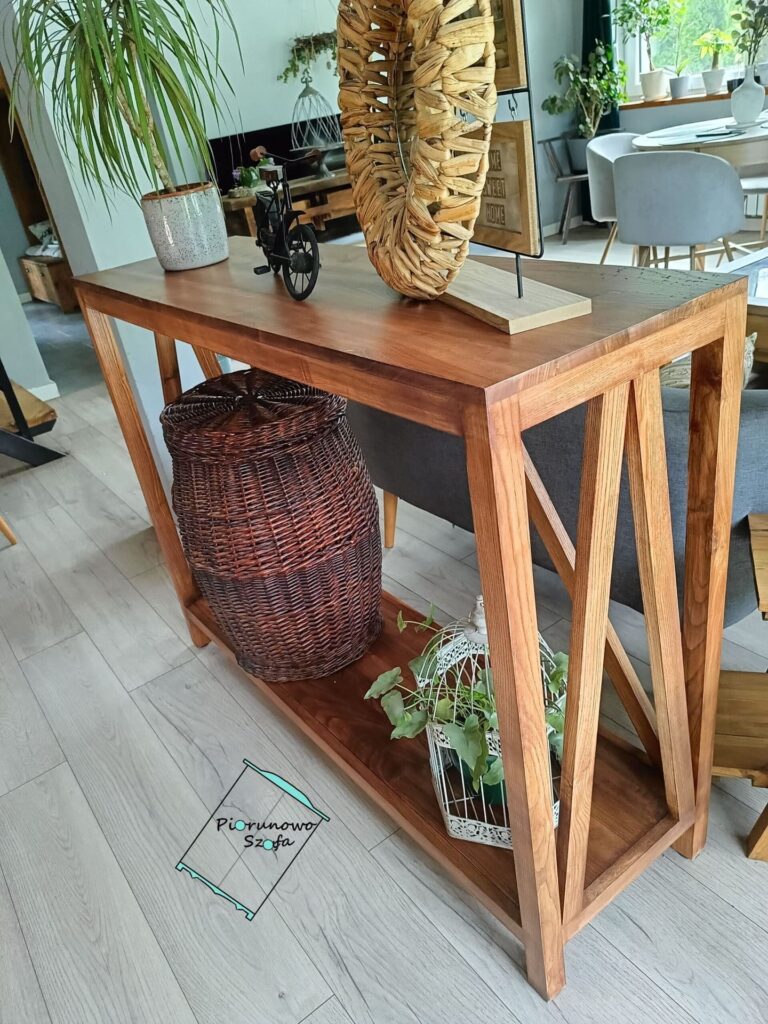 Konsola z litego jesionu – widok z przodu