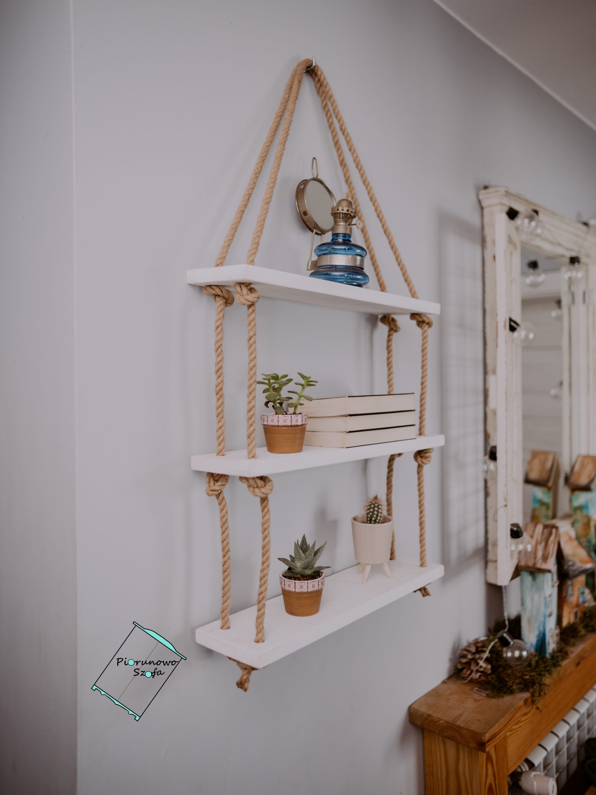 połka wisząca na linach jutowych biała