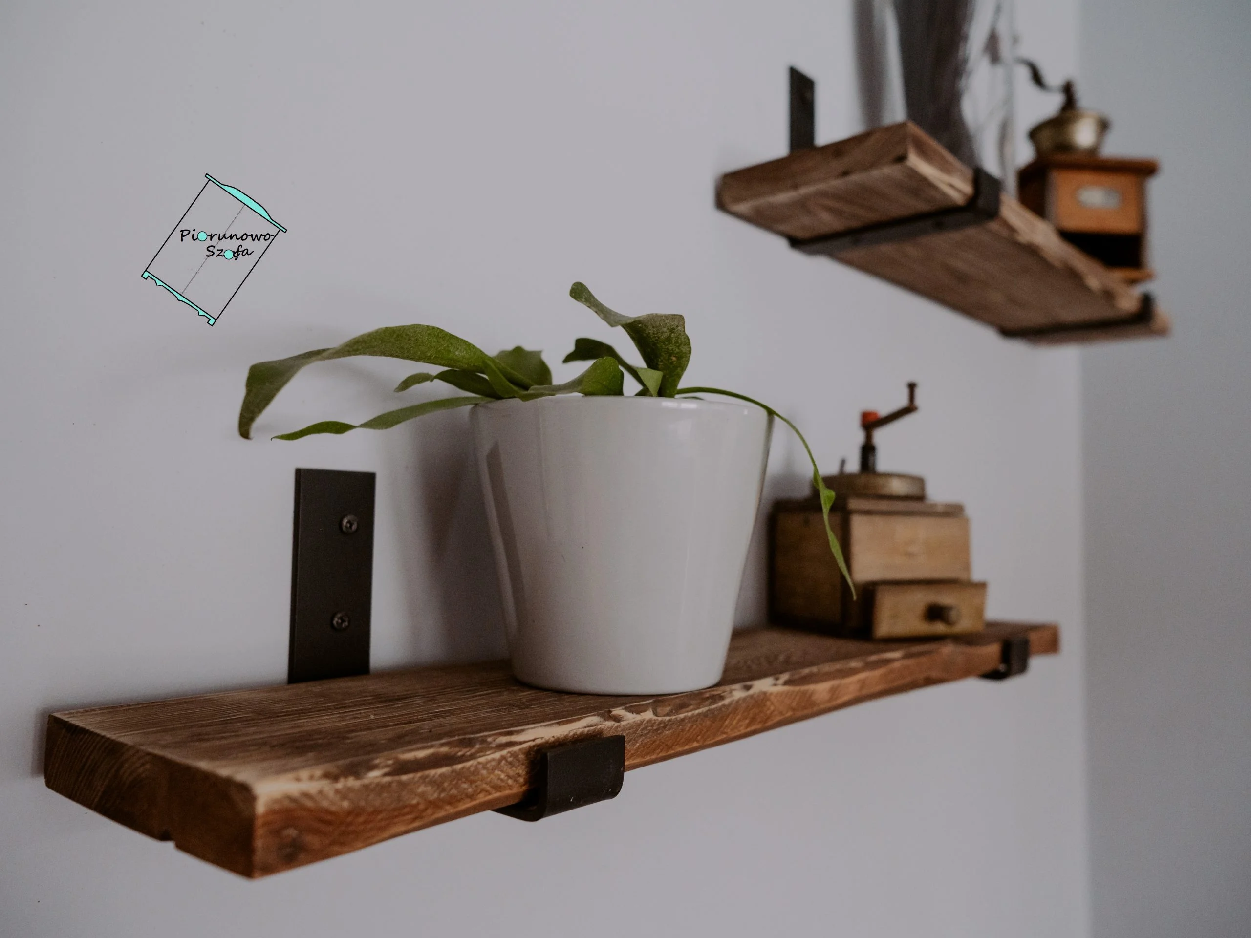 Read more about the article Półki kuchenne – wyjątkowe dekoracje i praktyczne rozwiązania w stylu retro