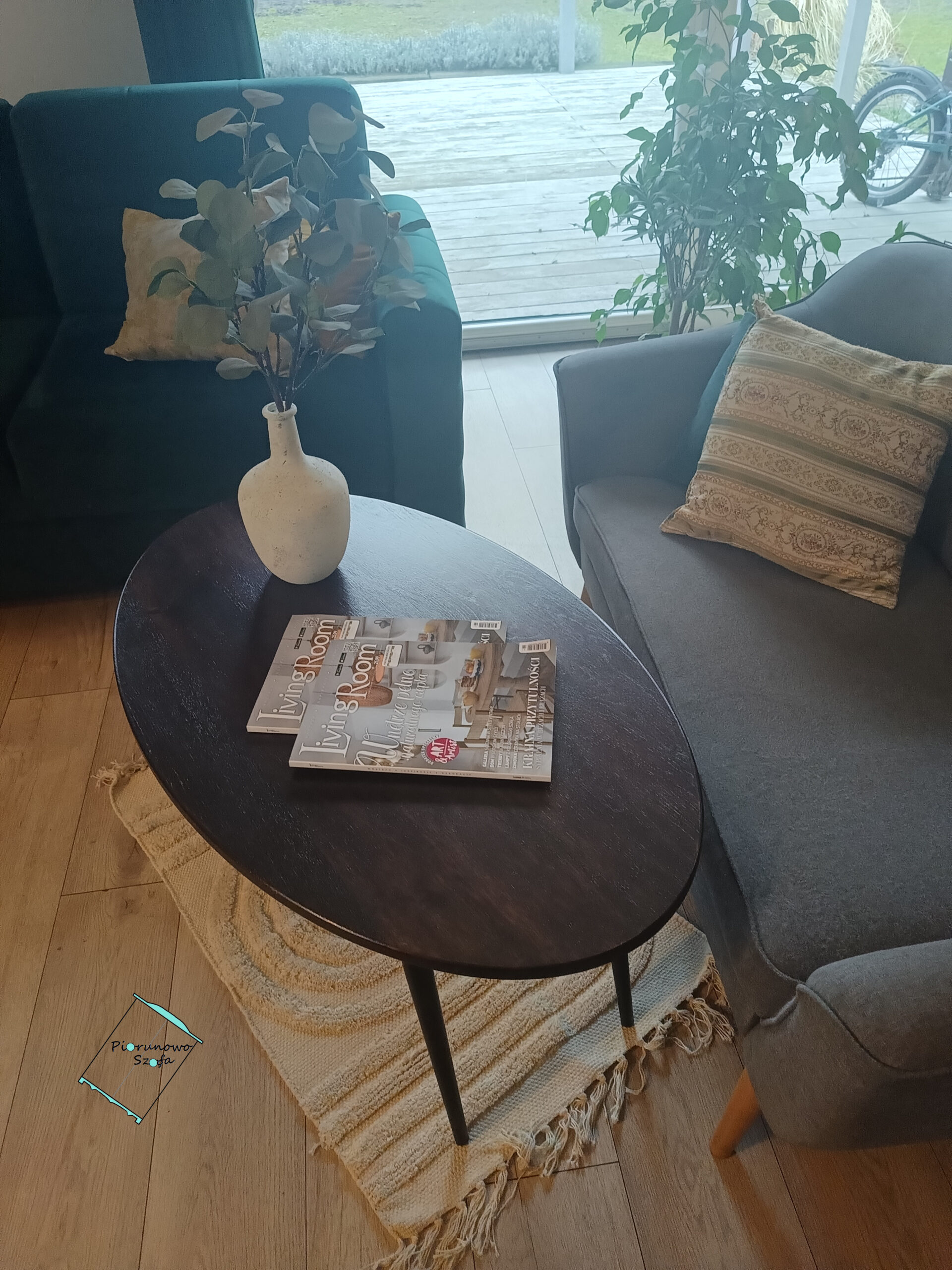 Nowoczesny stolik kawowy owalny jajo lity dąb Ciemny