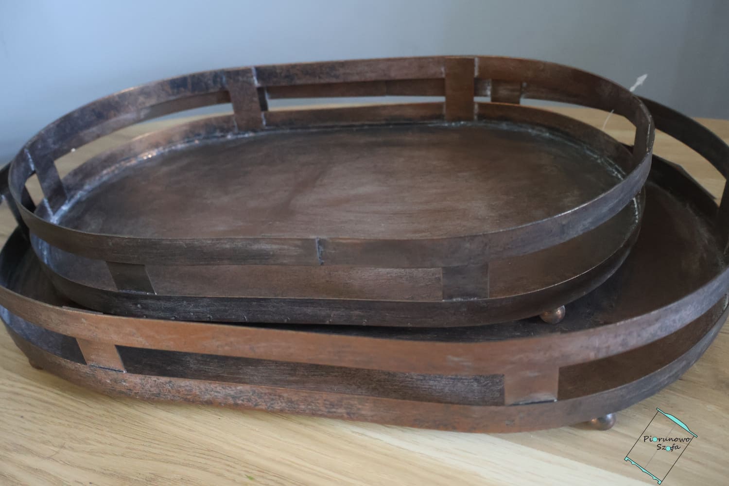 Metalowa taca w stylu vintage miedziana mała