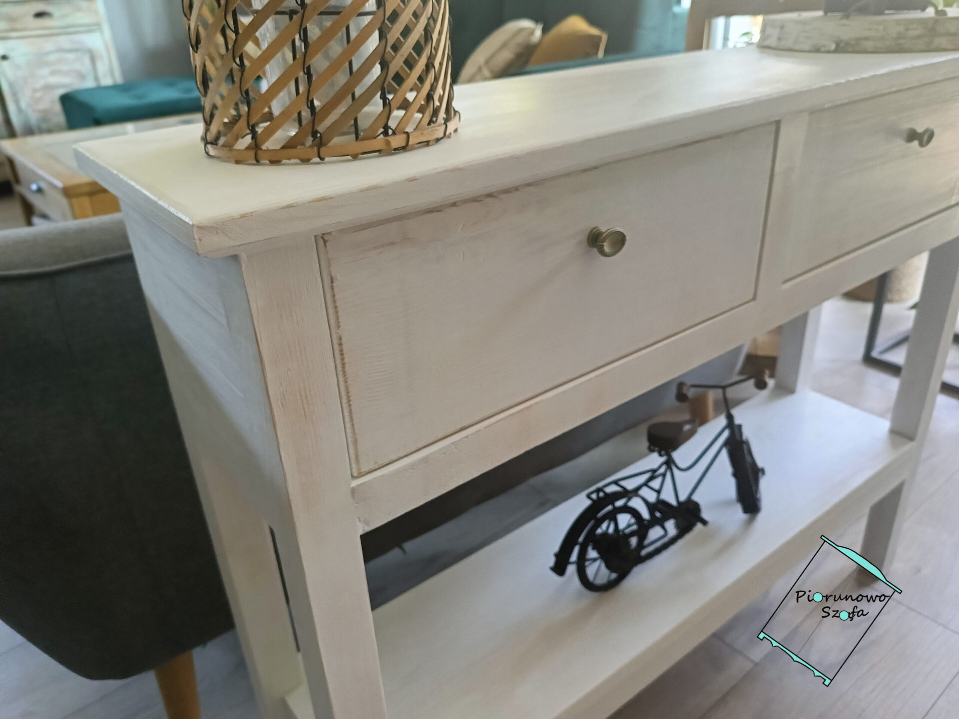 Konsolka komoda drewniana biała przecieranay 2 szufladami vintage regał Mel