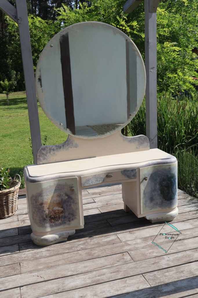Unikalna toaletka vintage z dużym lustrem