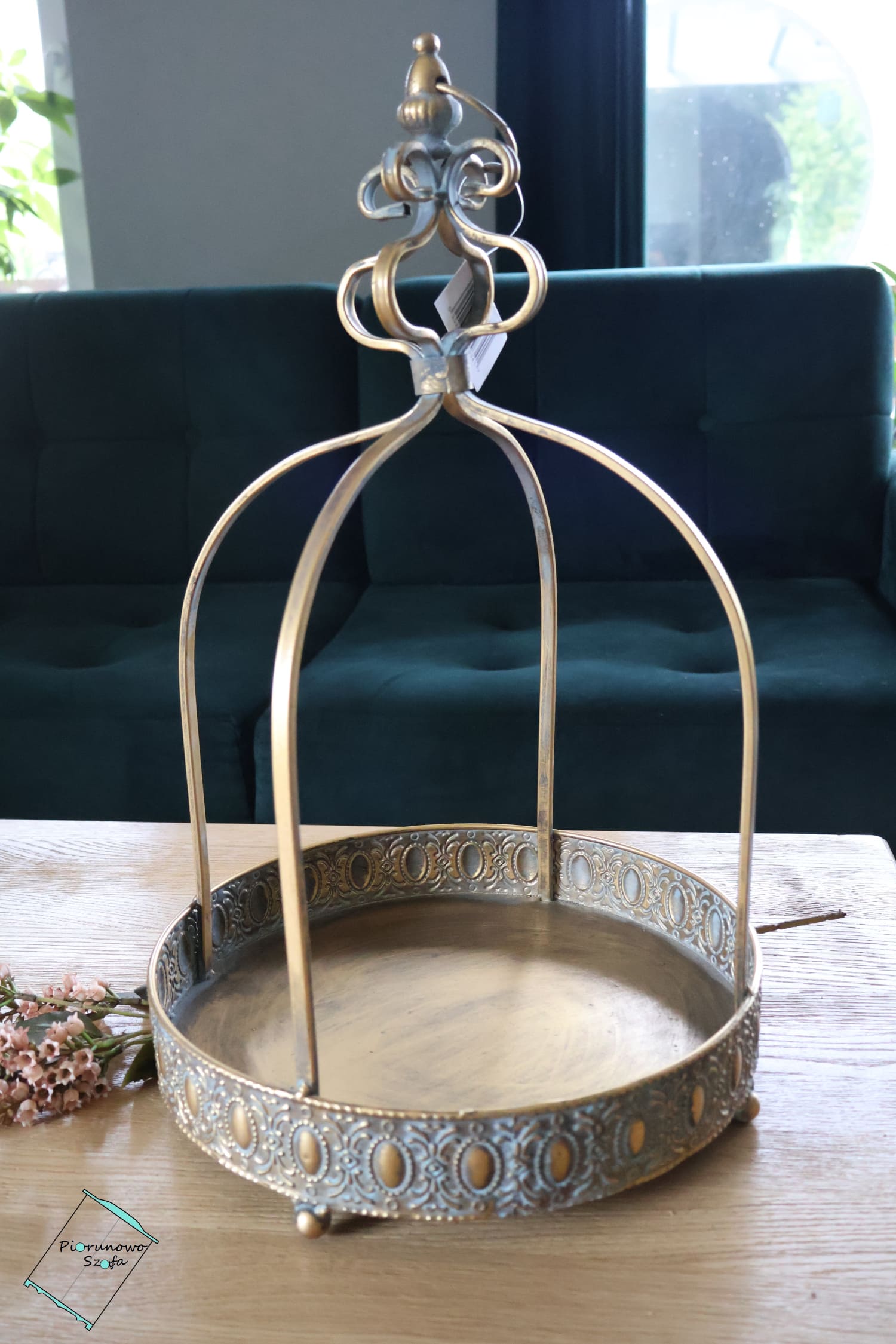 Elegancki świecznik w stylu vintage z koroną – duży