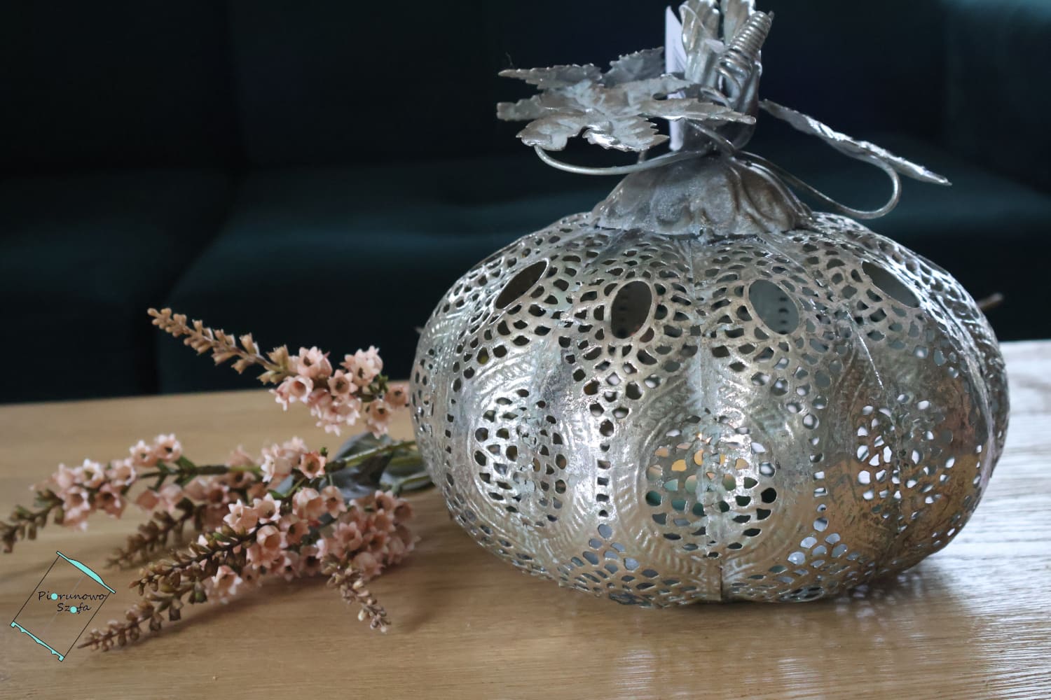 Lampion dekoracyjny „Dynia” – ażurowy metalowy