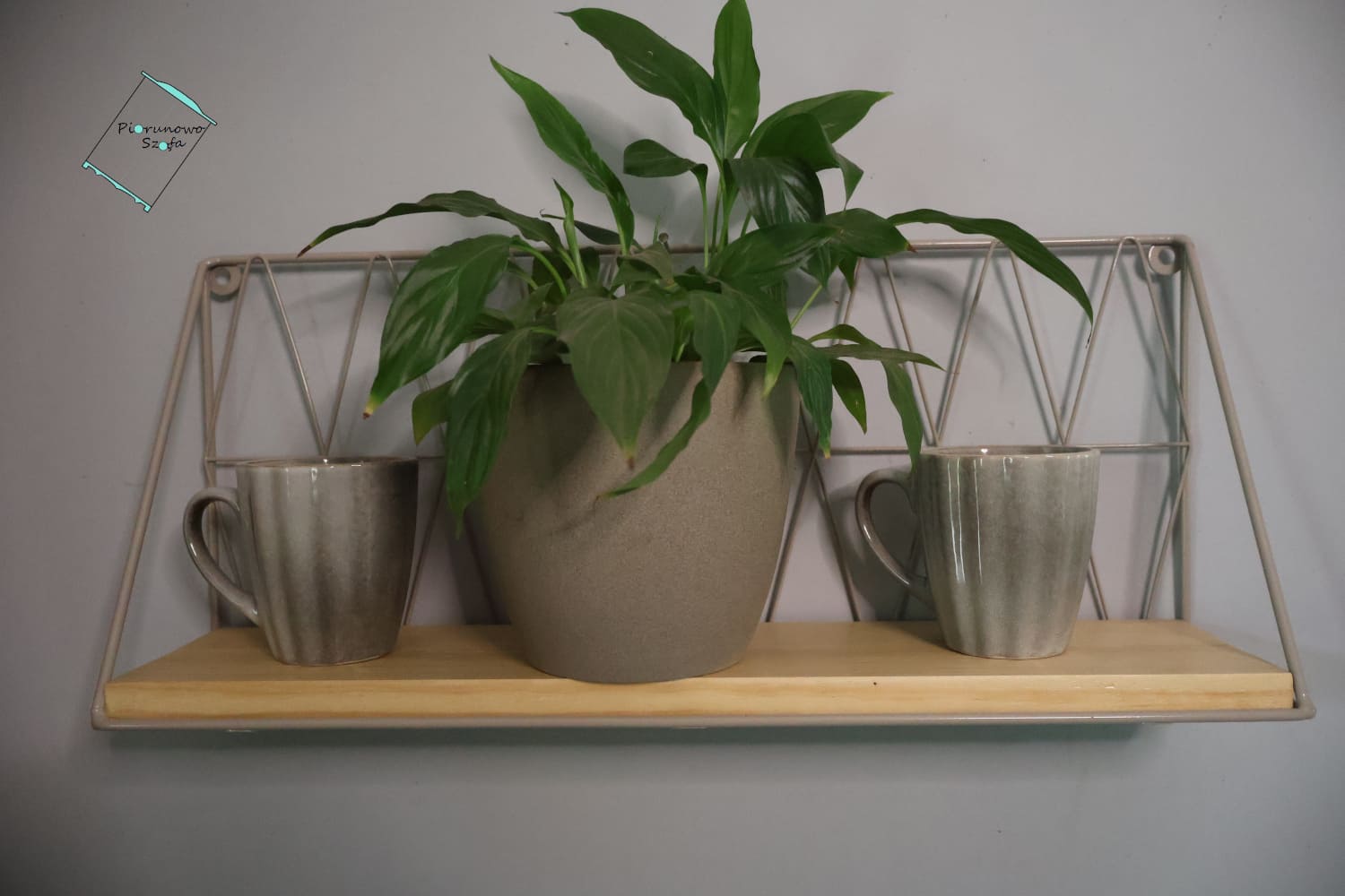 Półka wisząca loft drut i drewno beżowa