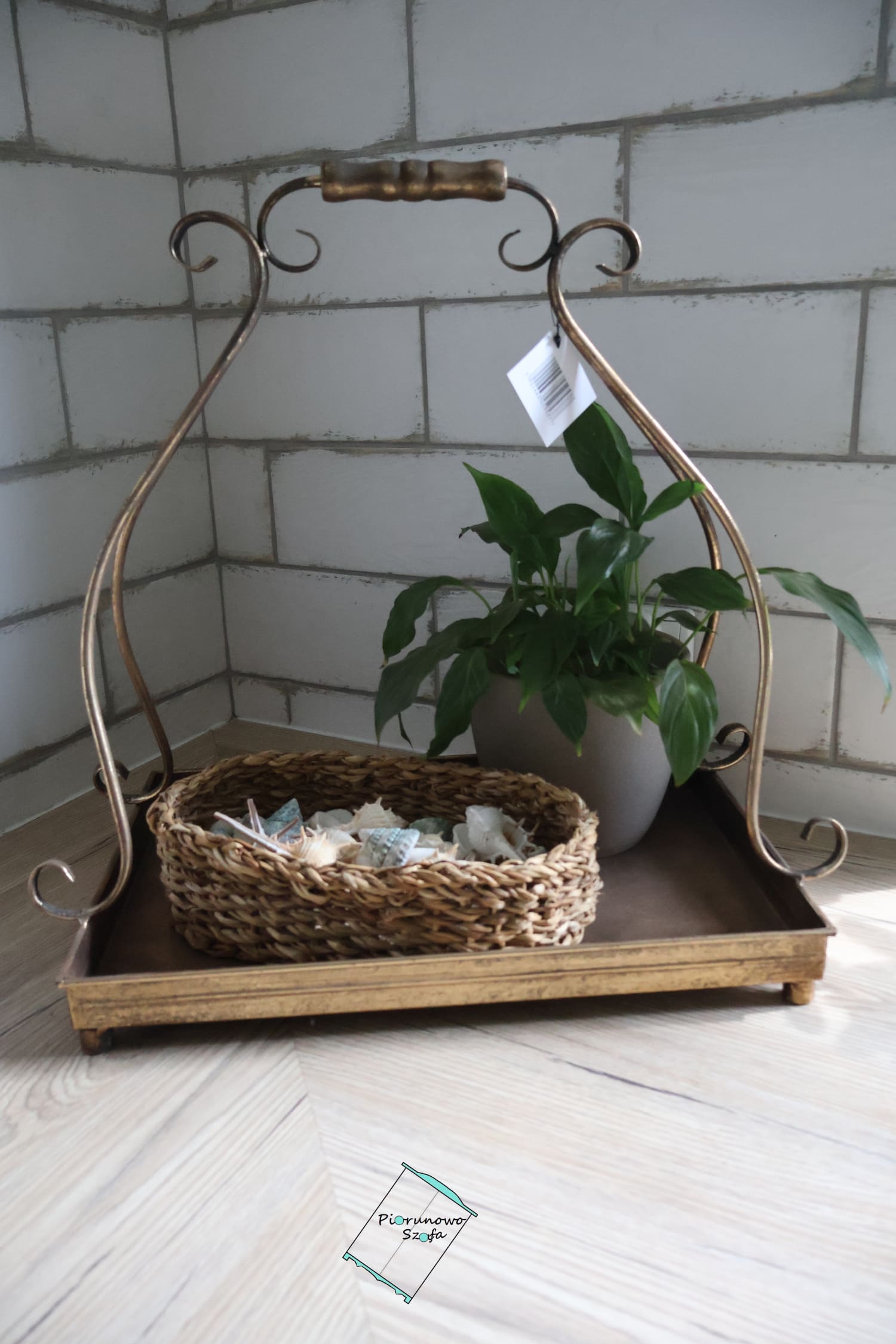 Prostokątna taca z uchwytem mała