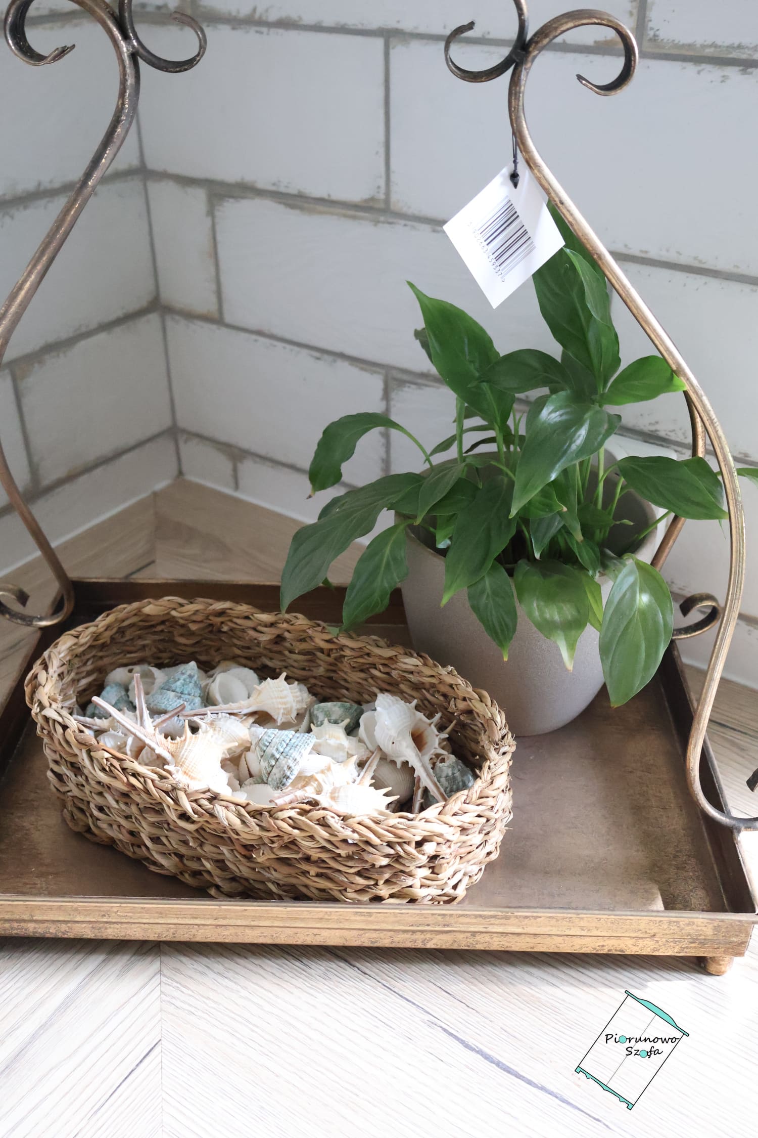 Prostokątna taca z uchwytem mała