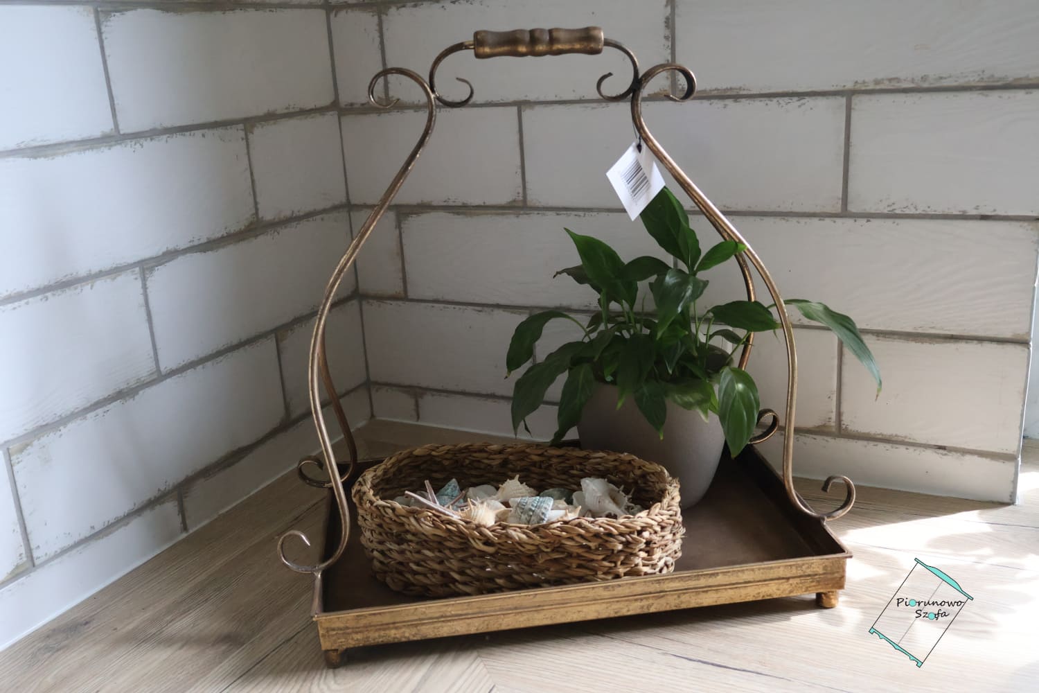 Prostokątna taca z uchwytem mała