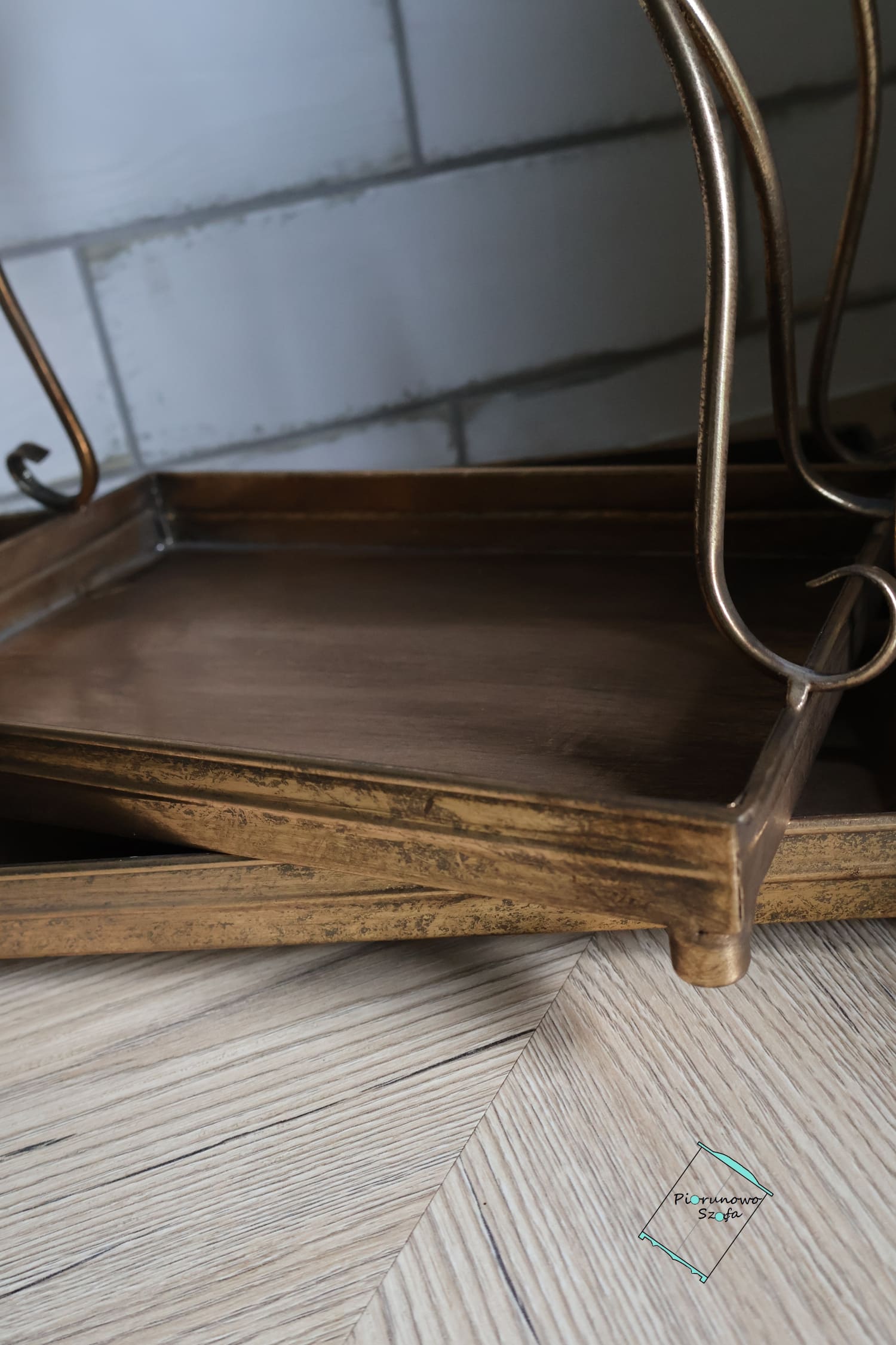 Prostokątna taca z uchwytem mała