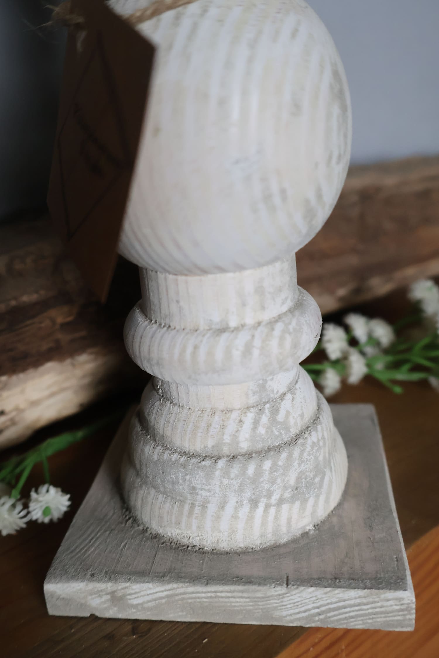 Świecznik drewniany biały beton 17 cm