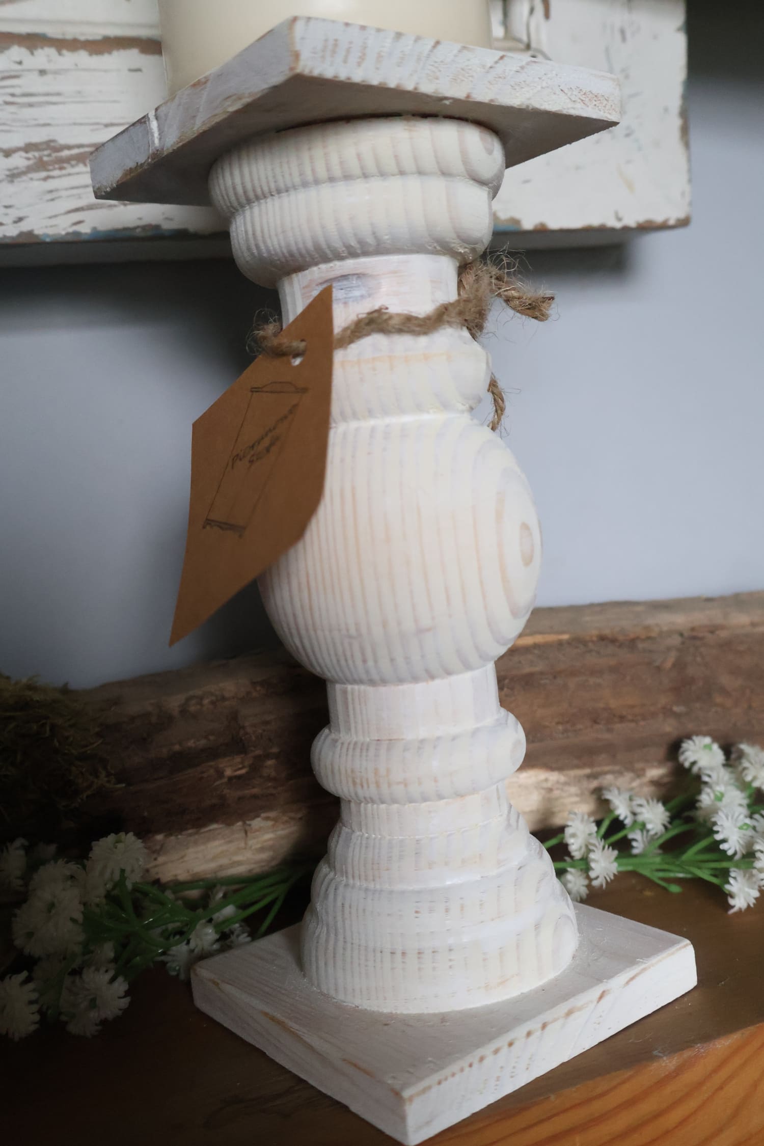 Świecznik drewniany biały przecierany 18 cm