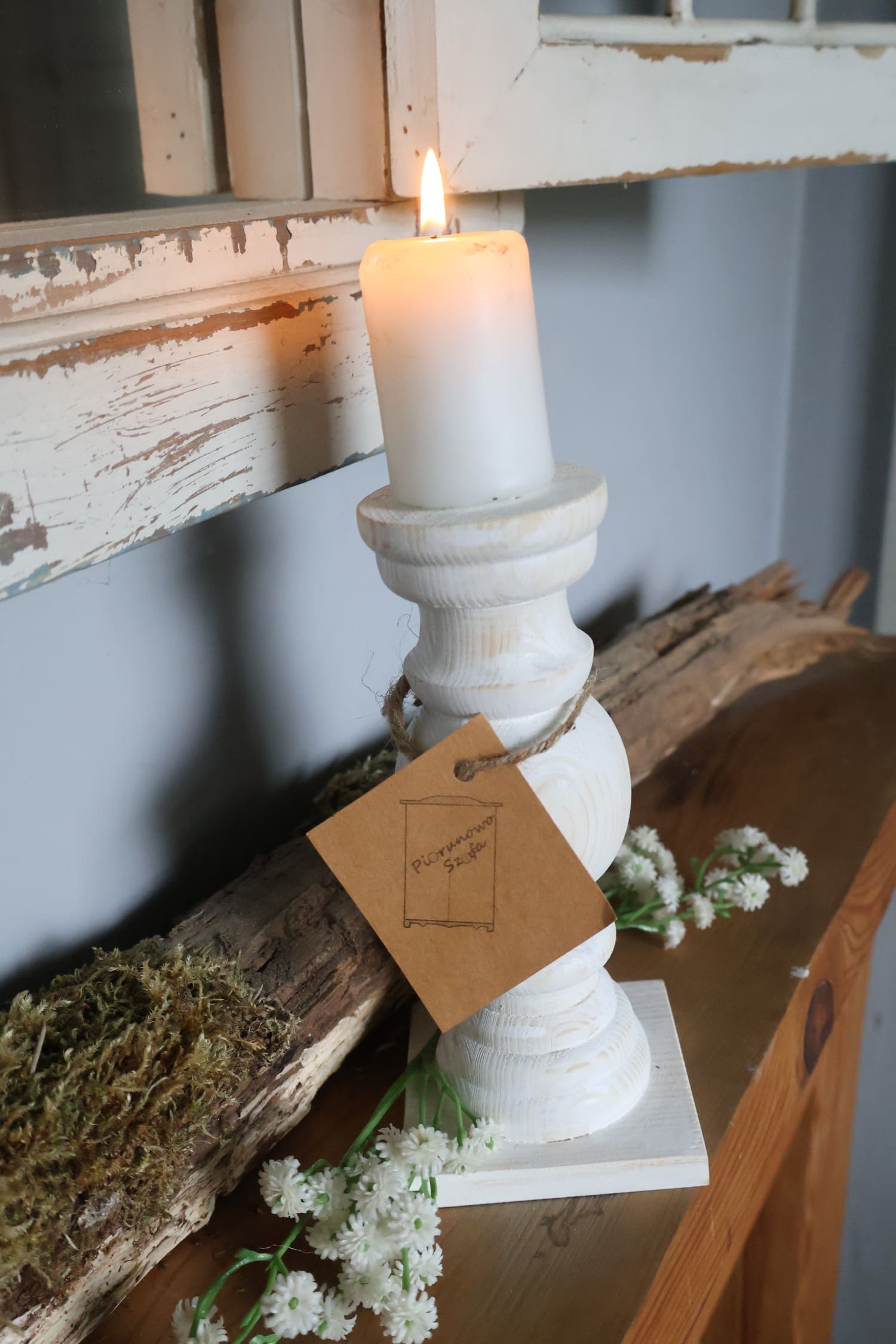 Świecznik drewniany biały przecierany 17 cm