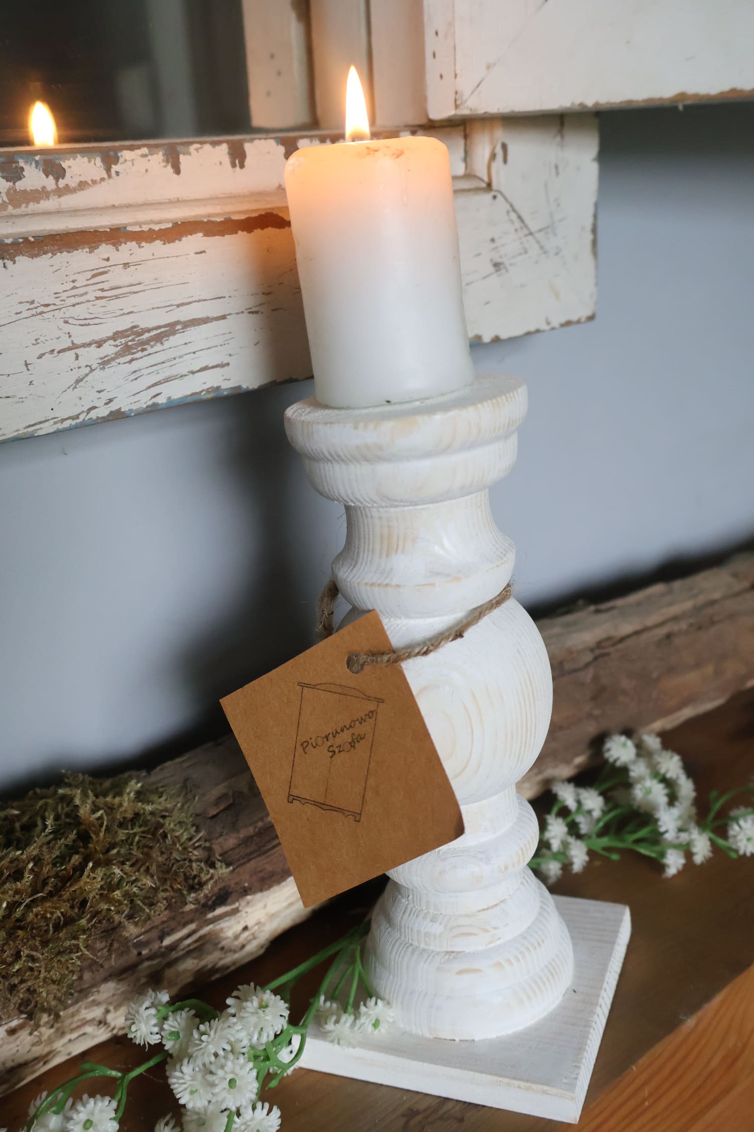 Świecznik drewniany biały przecierany 17 cm
