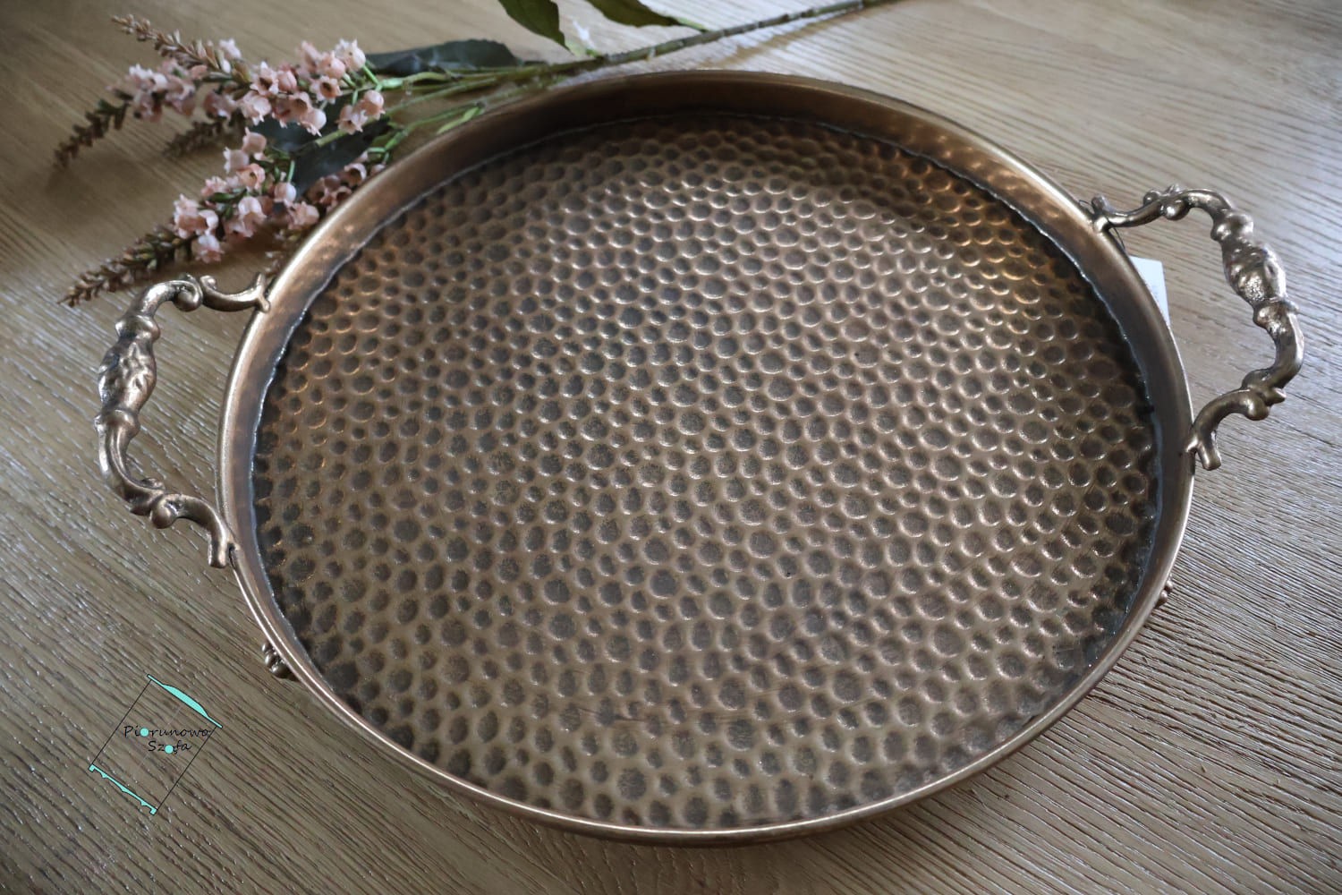 Taca młotkowana mała