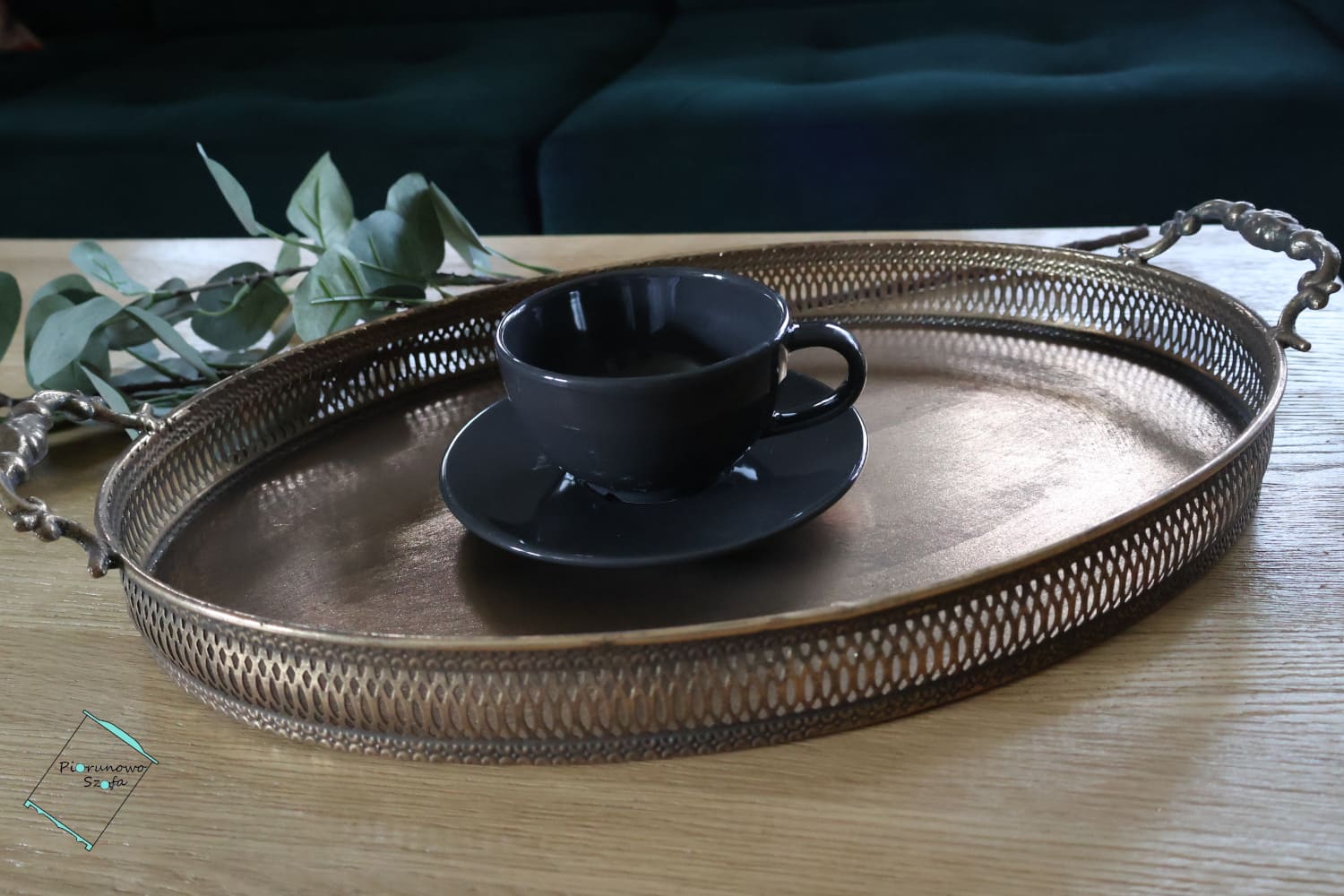 Taca owalna z ozdobnymi uchwytami duża