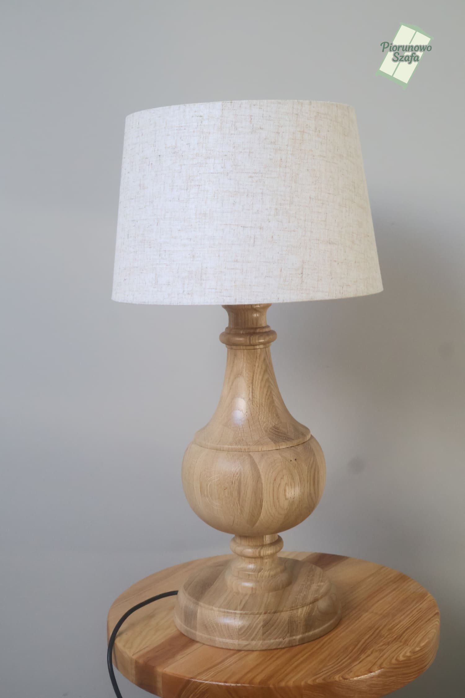 Lampa stołowa drewniana z abażurem – elegancka lampa nocna do salonu i sypialni