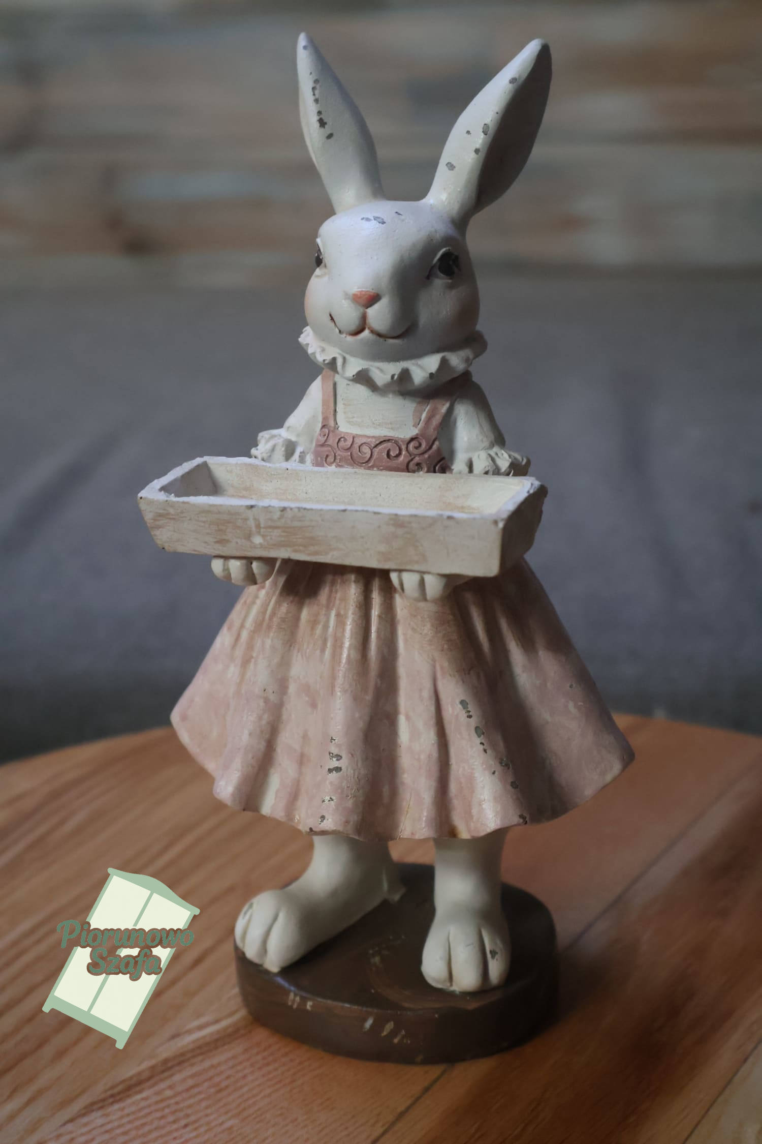 Figurka dekoracja ozdoba królik z tacą