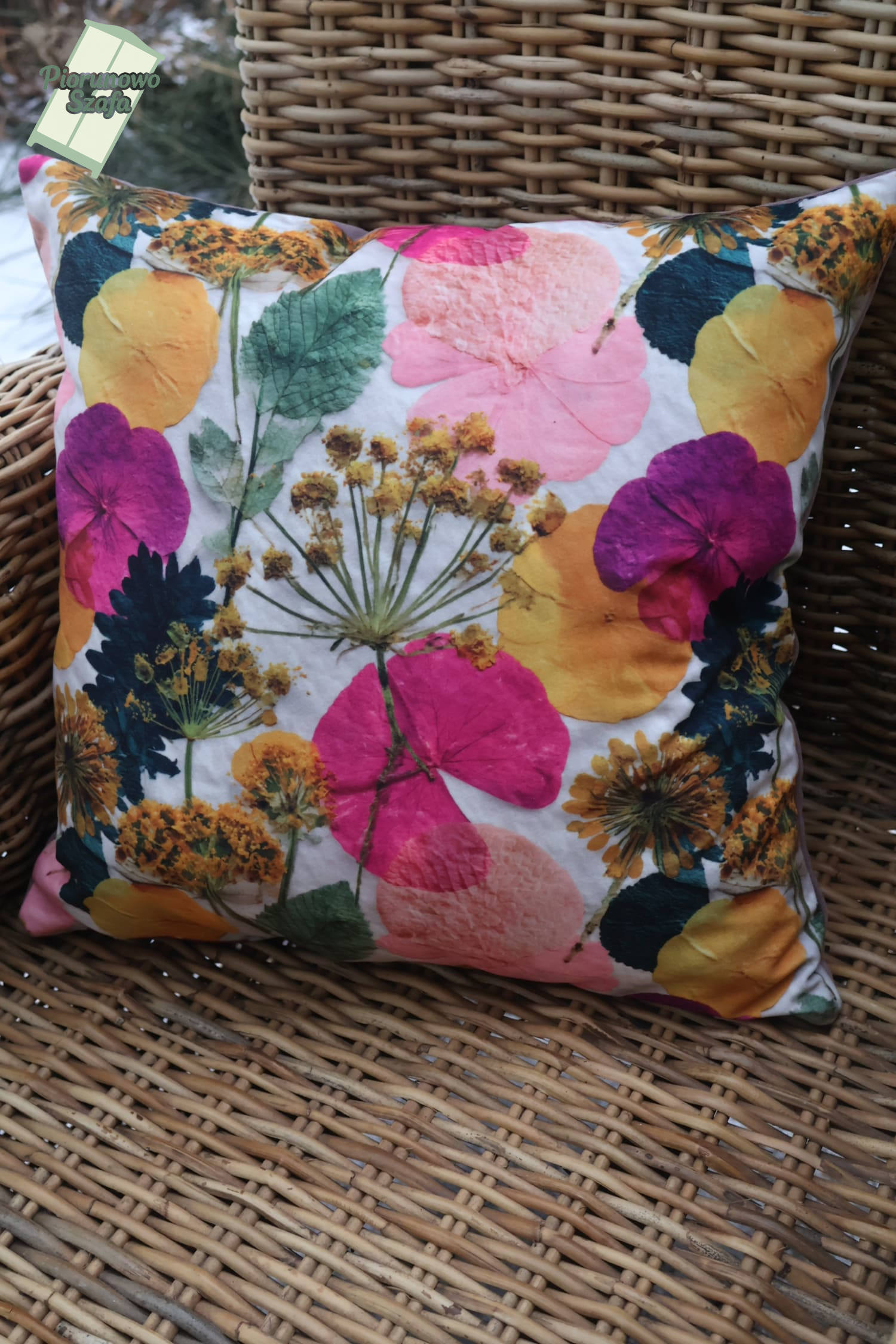 Poduszka dekoracyjna z wypełnieniem, wzór kwiatowy