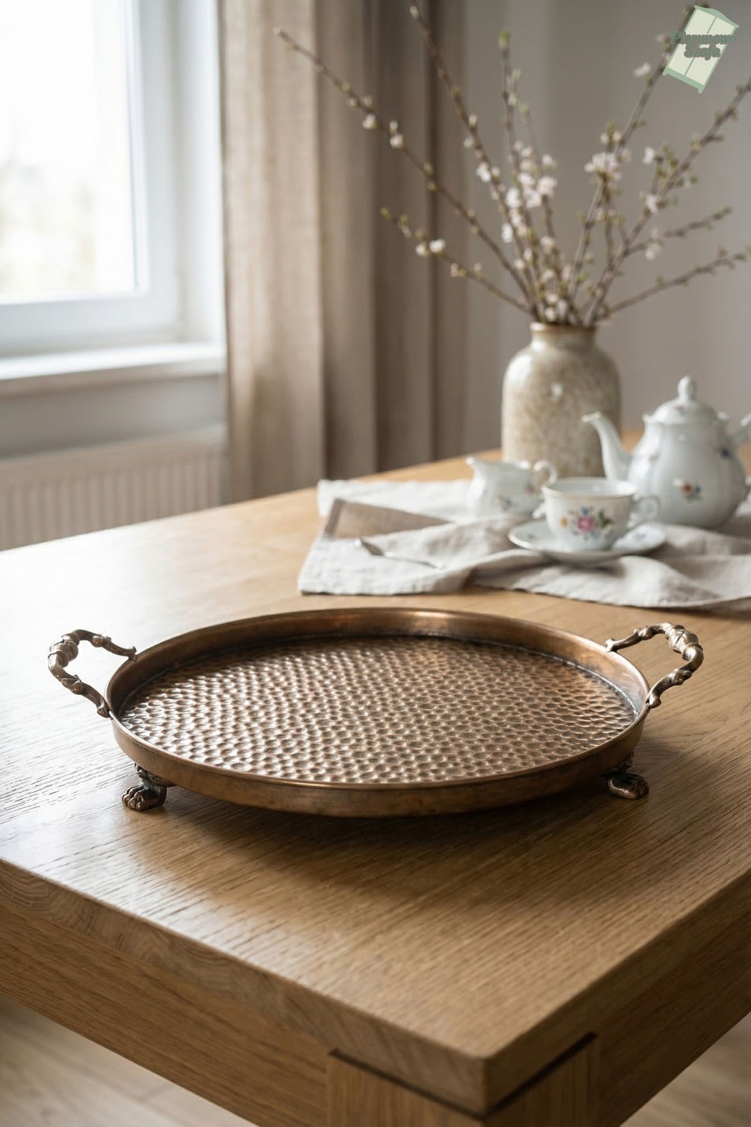 Taca młotkowana mała